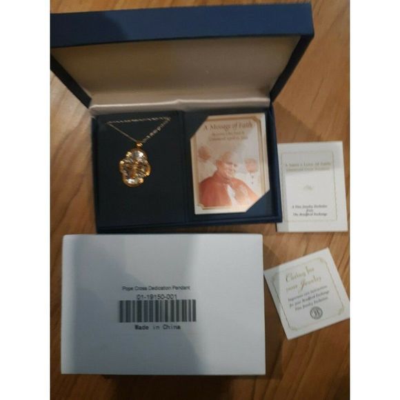 Bradford Exchange Pope Cross Dedication Pendant Saints Love of Faith Cross - Picture 1 of 3